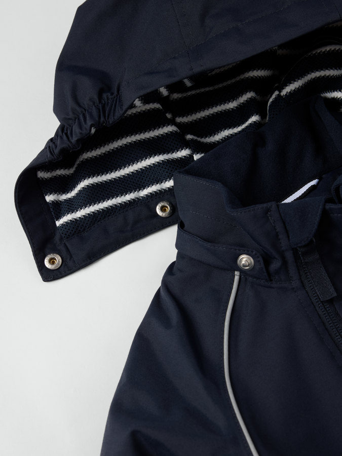 Kuorihaalari vuorilla 2in1 vedenpitävä Kuorihaalari vuorilla 2in1 vedenpitävä