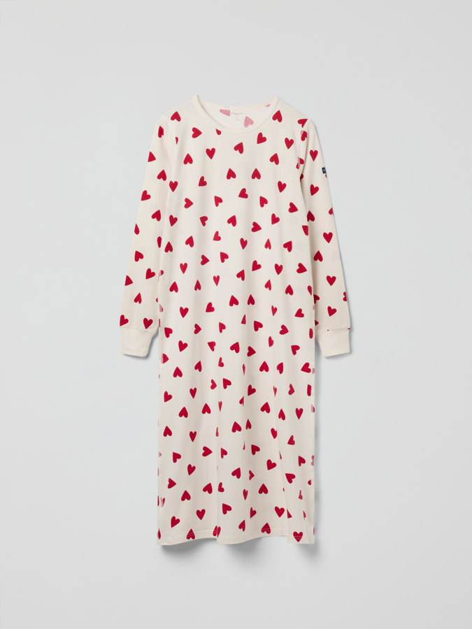 Aikuisten yöpaita sydänkuviolla Aikuisten yöpaita sydänkuviolla