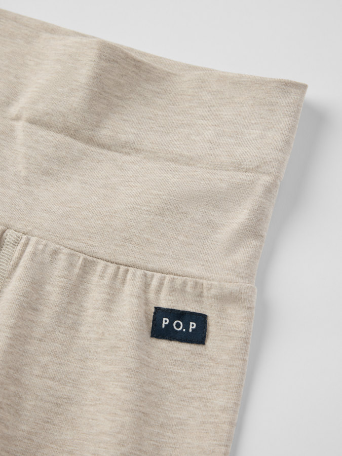 Yksiväriset housut taitettavilla resoreilla Yksiväriset housut taitettavilla resoreilla