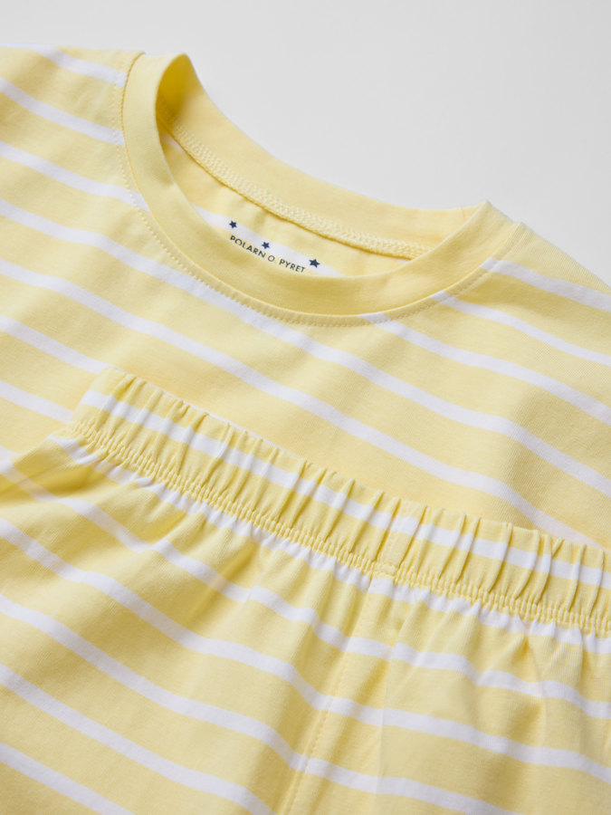 Lyhythihainen yöpuku raidallinen Lyhythihainen yöpuku raidallinen