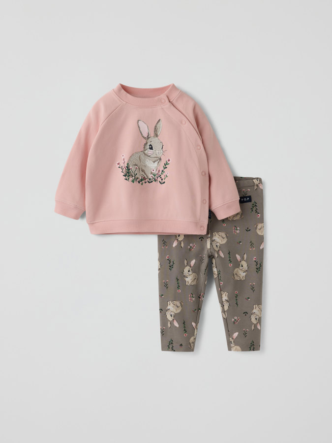 Yhteensopiva setti paita ja leggingsit Yhteensopiva setti paita ja leggingsit